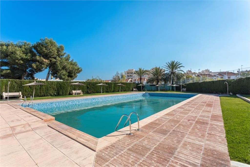Beautiful Apartment With 2 Bedrooms Close To Beach Torrevieja Buitenkant foto