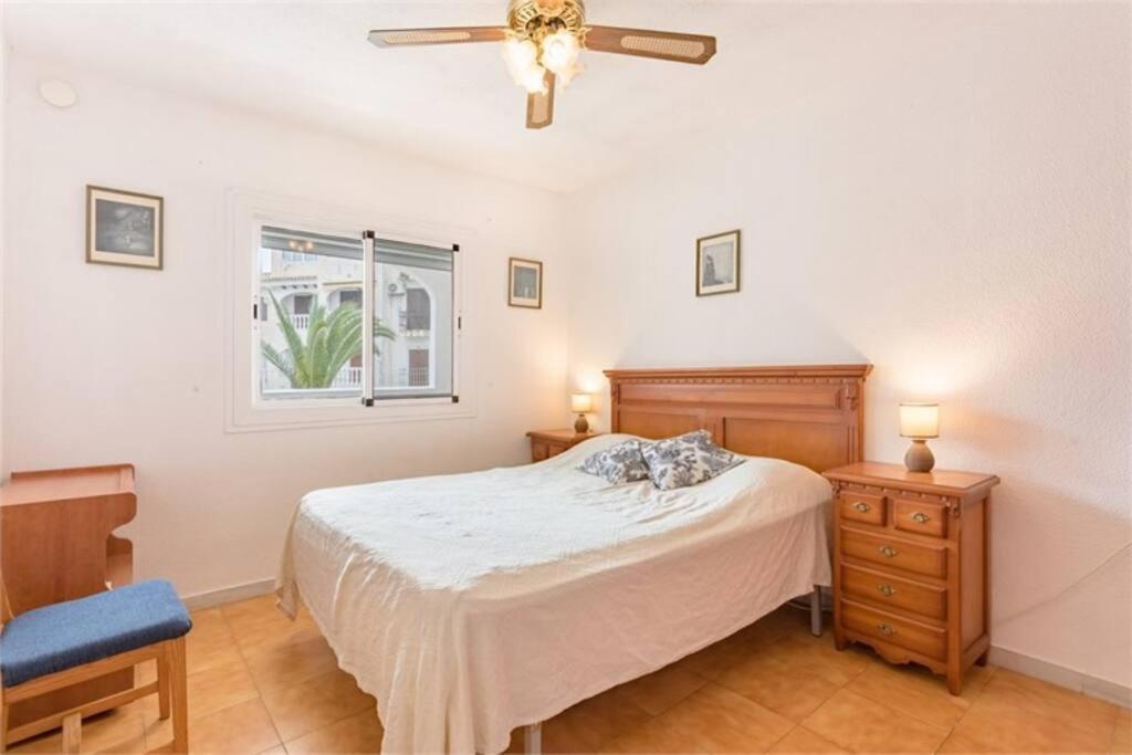 Beautiful Apartment With 2 Bedrooms Close To Beach Torrevieja Buitenkant foto